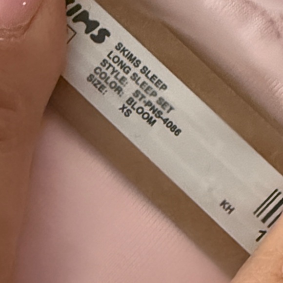 NWT, SKIMS Sleep Set – Bloom, XS - Picture 2 of 3